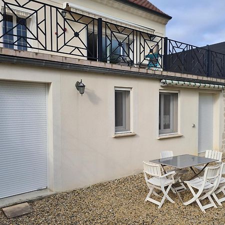 Chez Jaja Et Phiphi Apartment Bourg-et-Comin Exterior foto