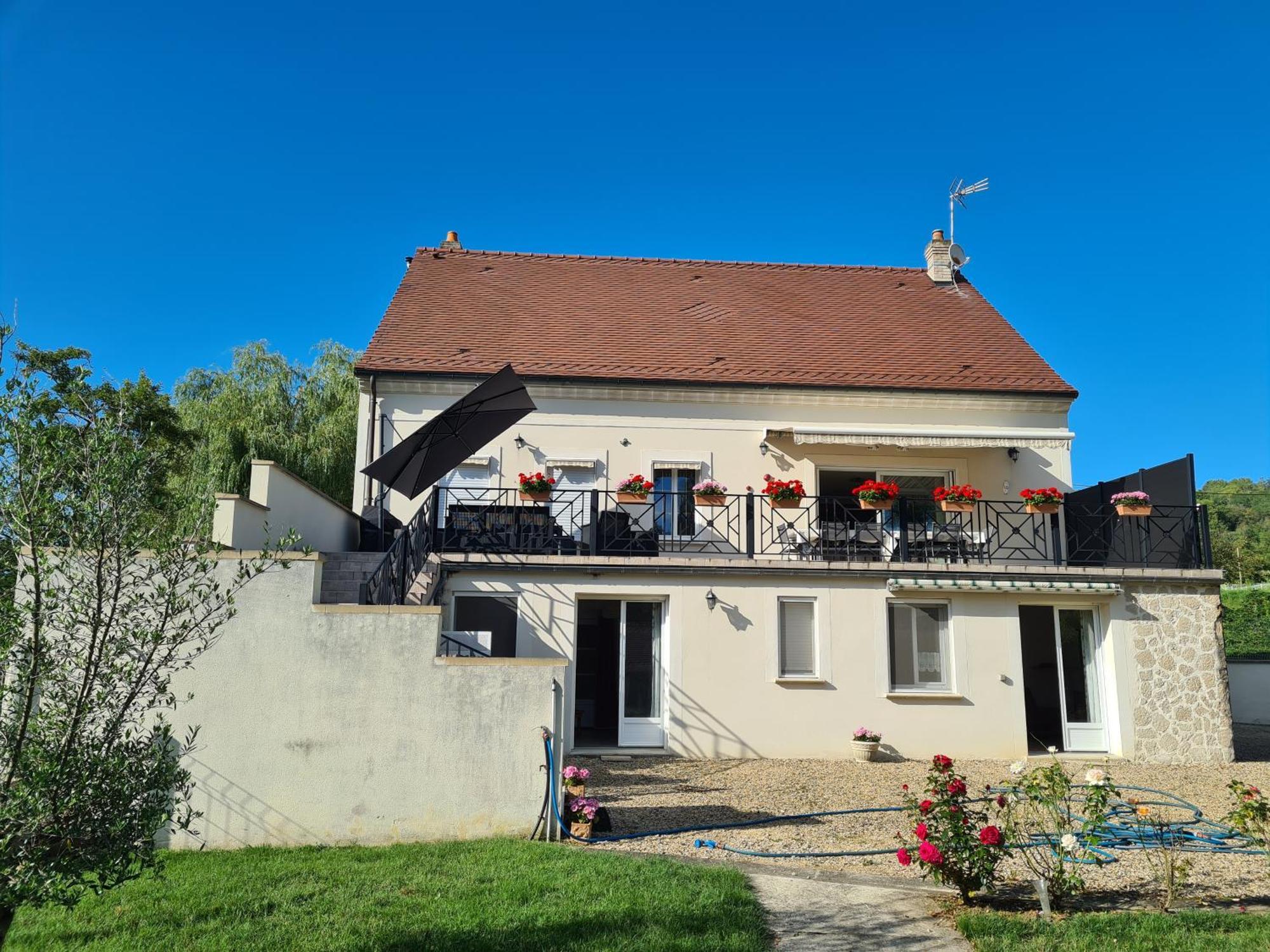 Chez Jaja Et Phiphi Apartment Bourg-et-Comin Exterior foto